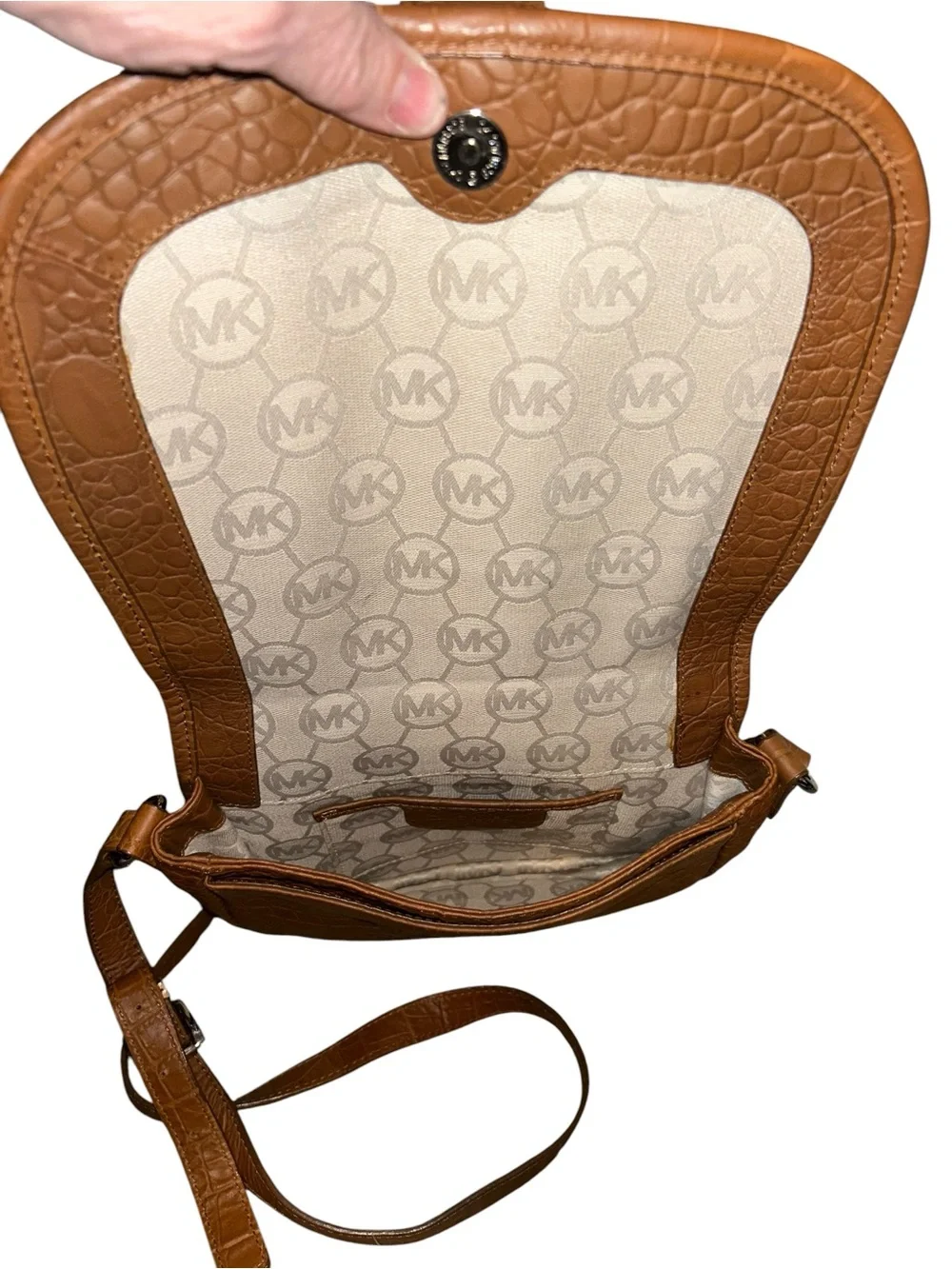 Michael kors croc embossed crossbody - Picture 4 of 6